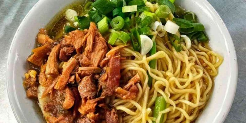 Mie Ayam. l Istimewa