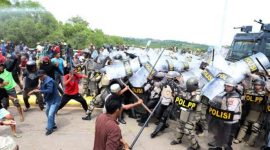 Bentrokan antara warga Pulau Rempang dengan aparat. l Istimewa