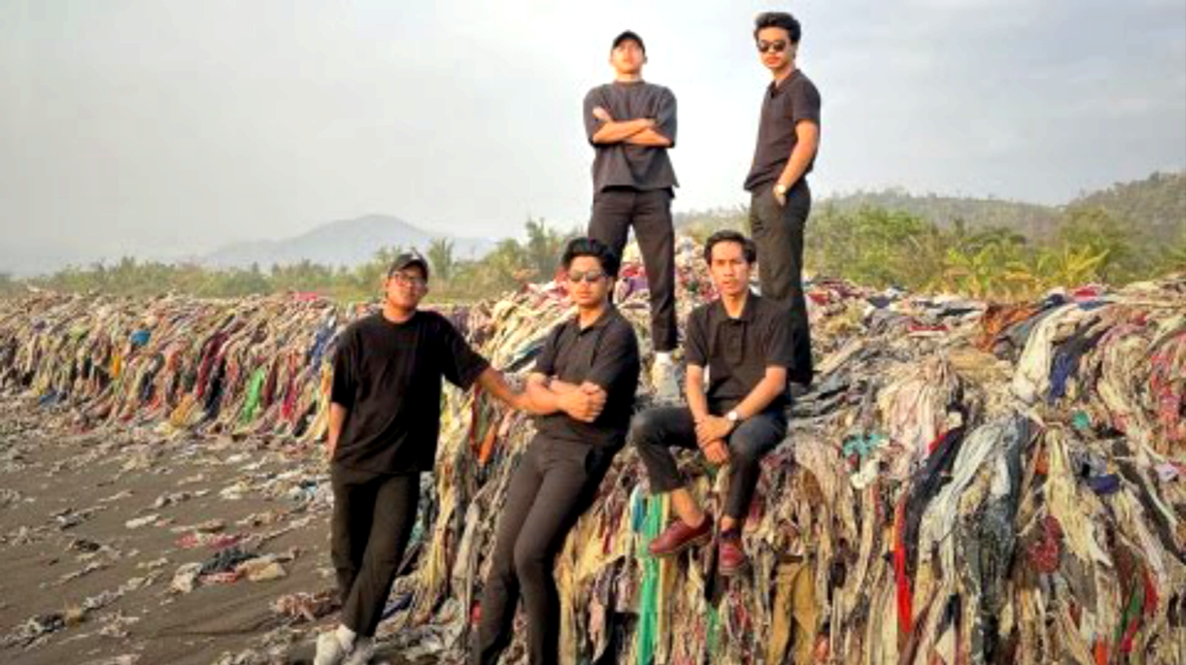 Pandawara Group ajak bersih-bersih Pantai Loji Sukabumi. l Istimewa