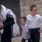 Sekelompok Yahudi Israel meludahi pemeluk Kristen yang sedang merayakan Hari Raya Sukkot di Yerusalem. l Istimewa