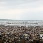Sampah kembali menumpuk di Pantai Cibutun. l Istimewa