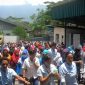 Buruh pabrik garmen PT Manito World di Cicurug. l Istimewa