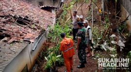 Rumah warga Nagrak, Kabupaten Sukabumi tertimpa pohon tumbang. l Istimewa