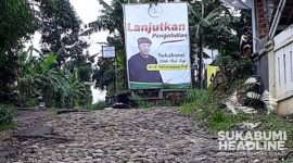 Baliho Bupati Sukabumi, Marwan Hamami di pinggir jalan rusak selama hampir 25 tahun. l Istimewa