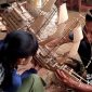 Miniatur kapal pinisi dari bambu. l Arick Lukman