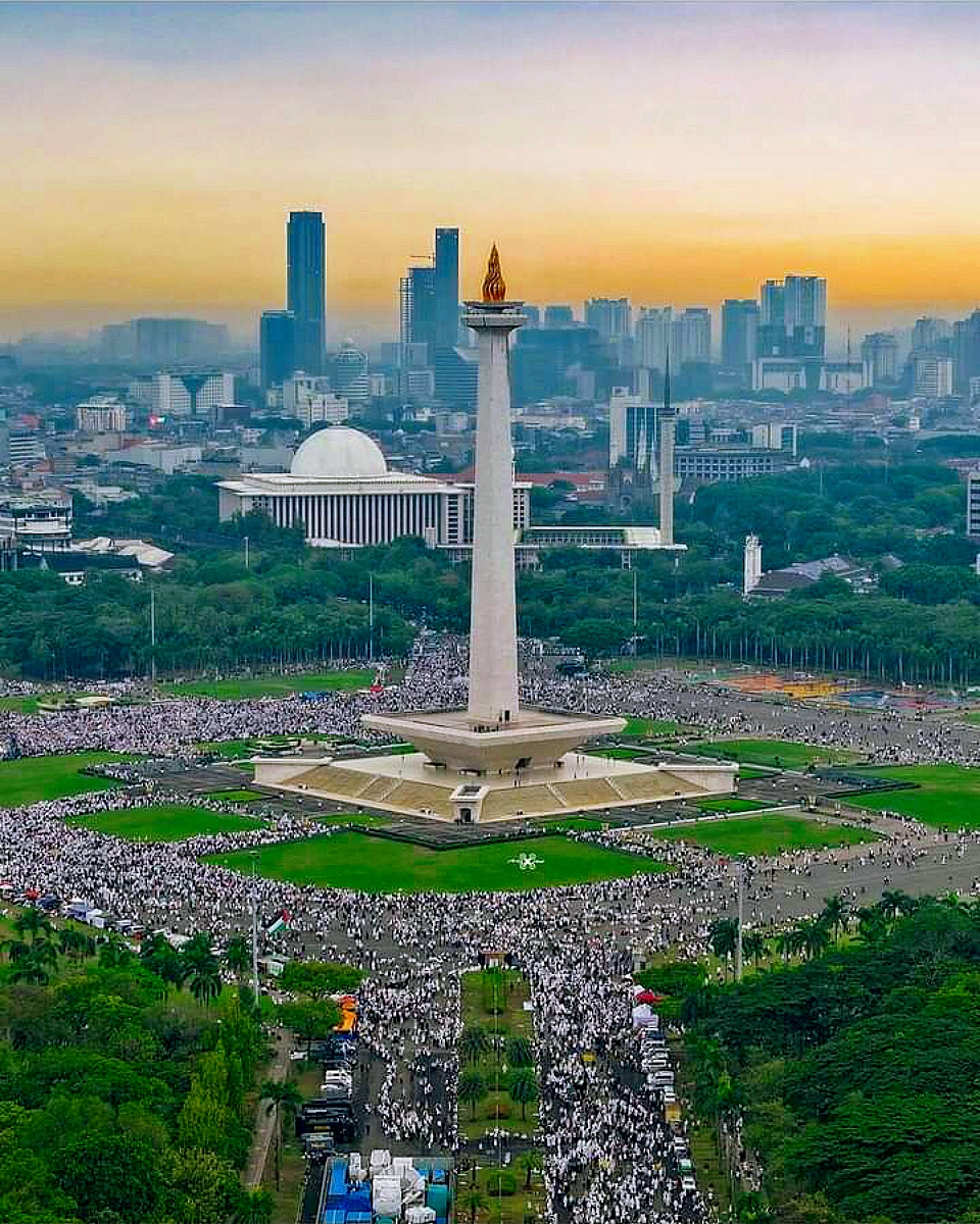 Lautan massa peserta aksi Bela Palestina di Monas, Jakarta, Ahad (5/11/2023). l Istimewa
