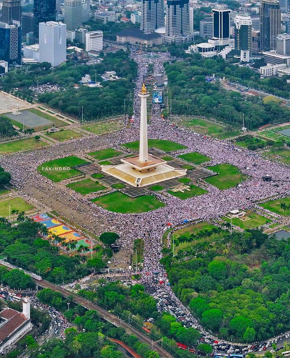 Lautan massa peserta aksi Bela Palestina di Monas, Jakarta, Ahad (5/11/2023). l Istimewa