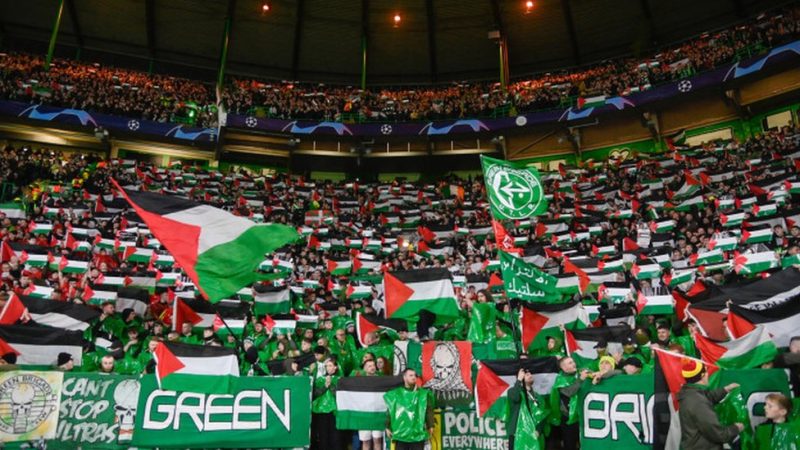 Suporter Celtic memberi dukungan kepada Palestina. l Istimewa