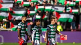 Suporter Celtic memberi dukungan kepada Palestina. l Istimewa