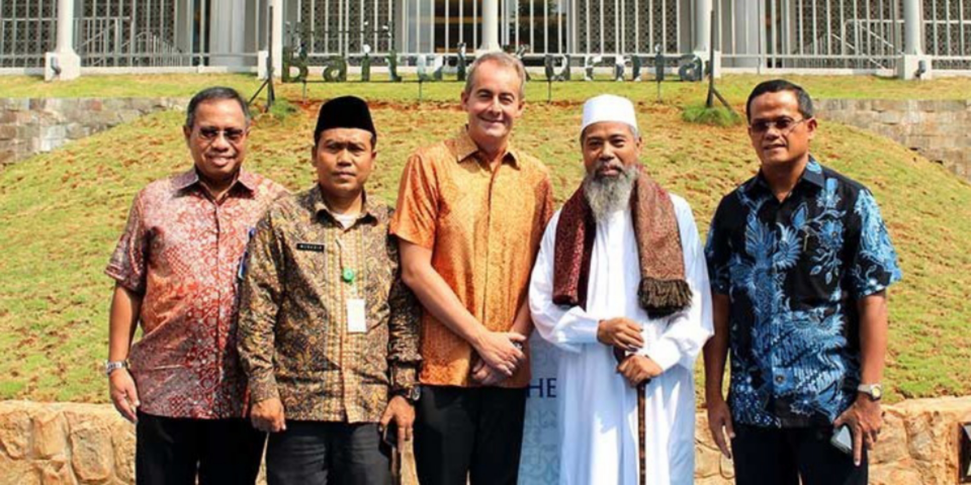 Manajemen Hero Group Resmikan Masjid Baitul Kurnia. l hero.co.id