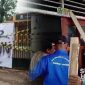 Aksi warga menyegel Kantor Desa Cihamerang, Sukabumi. l Istimewa