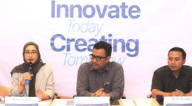 Arviane D.B (Head of Public Relation Kino), Shavik (Plant Manager Cikembar Kino) dan Helmi Asidkhi (HC Manager Plant Cikembar. l KINO Indonesia