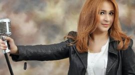Puput Novel tetap cantik menjelang usia 50 tahun. l Istimewa