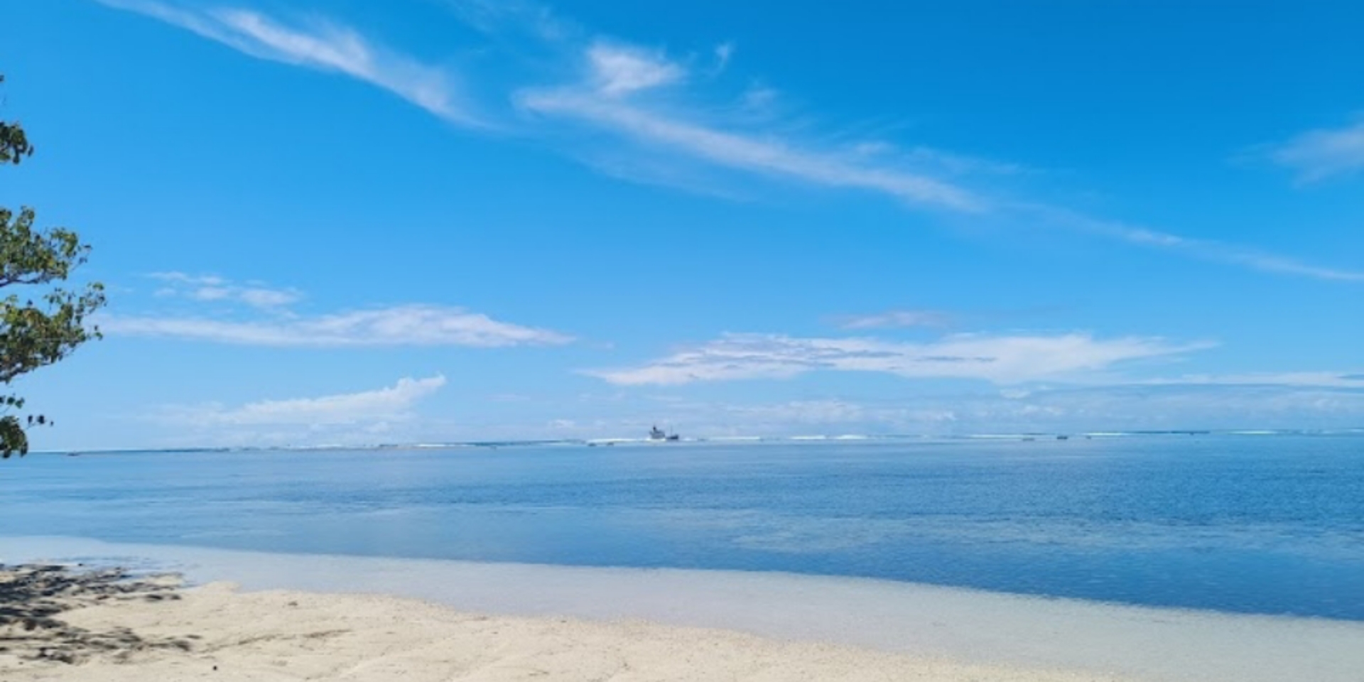 Pantai Cipunaga, sepenggal tanah surga di Selatan Sukabumi. l Istimewa