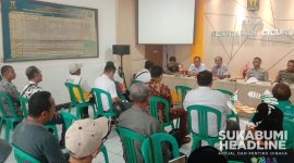 Musyawarah Forkopimcam Cicurug bersama warga terdampak pembangunan gudang. l Anry Wijaya