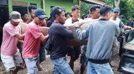 Jasad Asep Prian Japar dievakuasi dari laut. l Istimewa