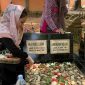 Celine Evangelista ziarah ke makam kakek buyutnya, Sultani Fadeli Luran. l Istimewa