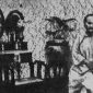 Kemudian pada 1928, ia memproduksi adaptasi dari novel Setangan Berloemoer Darah karya Tjoe Hong Bok. Film bisu yang dibuat dalam format hitam putih. l Istimewa