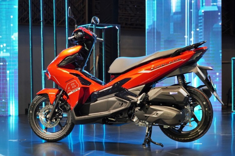 Honda AMAX 160, skutik futuristik performa unggul jadi penantang Yamaha Aerox