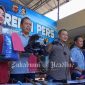Kepala Satuan Reskrim Polres Sukabumi Kota AKP Bagus Panuntun (tengah) didampingi anggota memperlihatkan barang bukti saat konferensi pers di Sukabumi, Jawa Barat, Kamis (21/3/2024) - Budiyanto