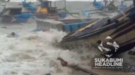 100 perahu nelayan Ujunggenteng hancur dihantam gelombang. l Istimewa