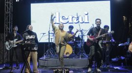 Derai langsungkan mini talkshow sebelum showcase Love Tale. - Raka Dewangkara