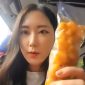 Jiah, Youtuber Korsel dan ibunya naik bus dari Terminal Leuwipanjang, Kota Bandung ke Sukabumi - Istimewa