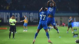 Ciro Alves dan David da Silva melakukan selebrasi usai mencetak gol - Istimewa