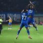 Ciro Alves dan David da Silva melakukan selebrasi usai mencetak gol - Istimewa