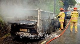 Angkutan umum trayek Parungkuda - Kabandungan Sukabumi hangus terbakar di Jl. Siliwangi - Istimewa