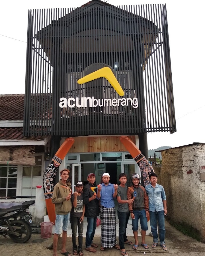 Gerai Acun Bumerang di Sukabumi, Jawa Barat - Istimewa