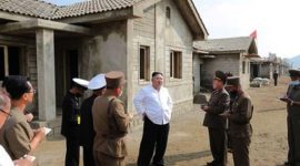 Kim Jong-un memeriksa pembangunan perumahan di Korea Utara - Istimewa