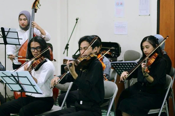 Orkestra Stringentissimo Universitas Pendidikan Indonesia - @stringentissimo