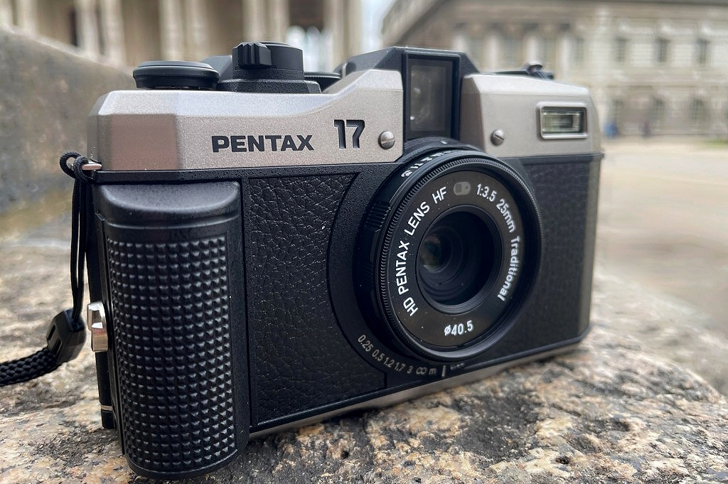 20 tahun lebih mati suri, Ricoh kembali produksi kamera film Pentax 17