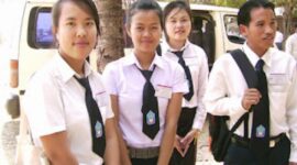 Seragam SMP pelajar Laos - Istimewa