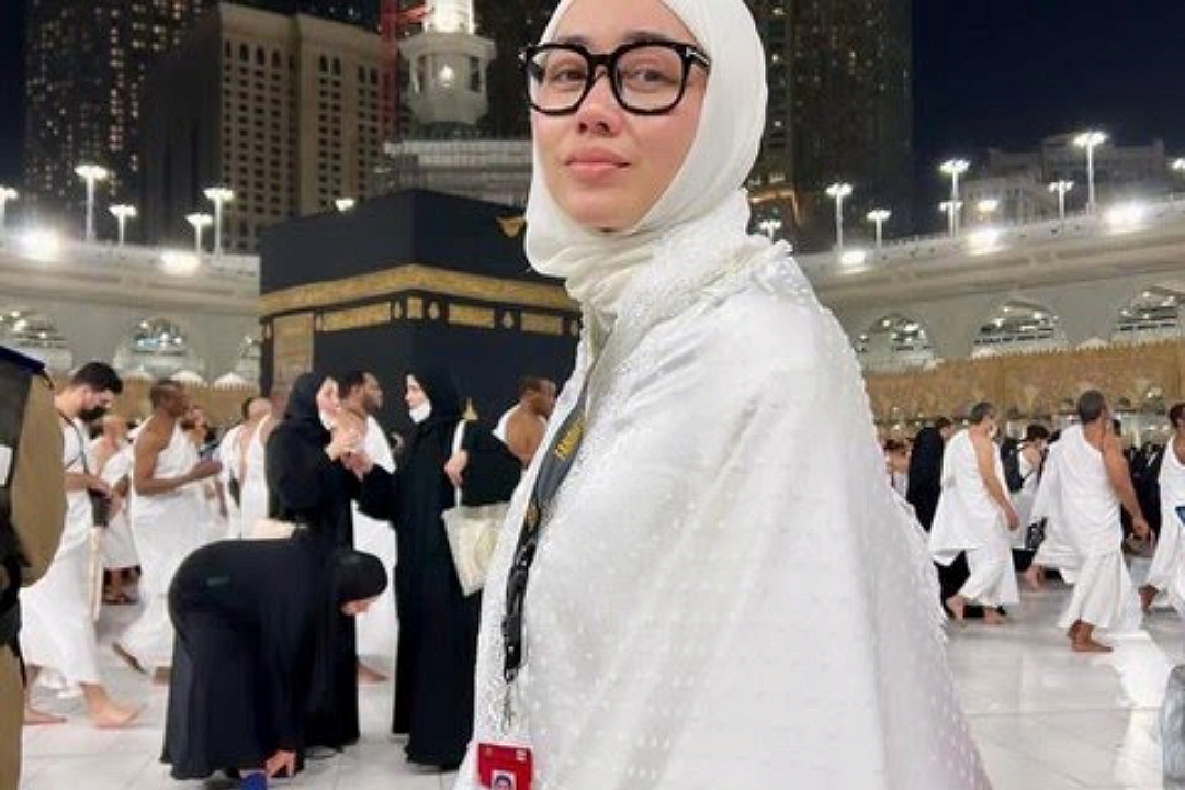 Selfi Nafilah saat menunaikan ibadah umrah - Instagram