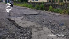 Jalan rusak di Cidahu, Kabupaten Sukabumi - sukabumiheadline.com