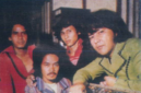 May Sumarna (kemeja hijau paling kanan) dan personel Madesya Group - Istimewa