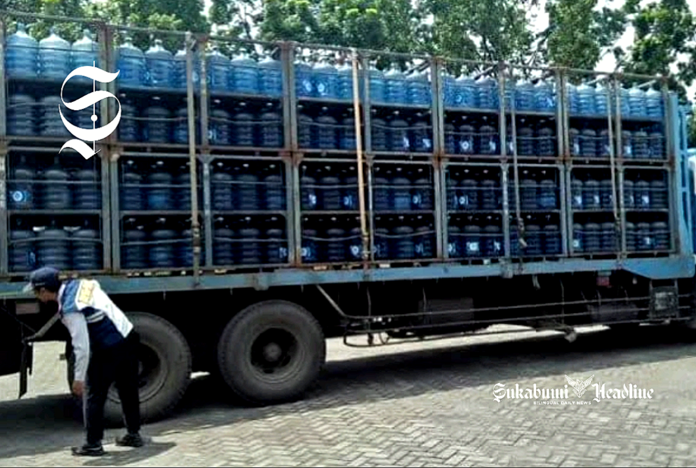 Dampak dan bahaya truk ODOL dan UU, Permen, sanksinya 1 Truk AMDK AQUA - Istimewa