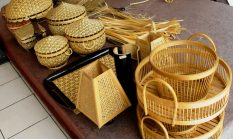 UMKM anyaman bambu di Sukabumi dan gempuran produk berbahan plastik