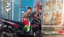 Ngeri! Ibu dan anak di Kota Sukabumi disiram air keras saat naik motor - Istimewa
