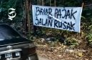 Ratusan km jalan Kabupaten Sukabumi rusak, warga pertanyakan uang pajak - sukabumiheadline.com