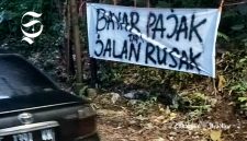 Ratusan km jalan Kabupaten Sukabumi rusak, warga pertanyakan uang pajak - sukabumiheadline.com