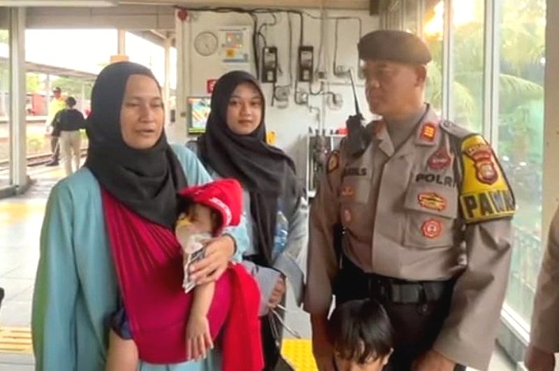 Nur’aini dan anak tersesat di Jakarta - Polsek Grogol Petamburan
