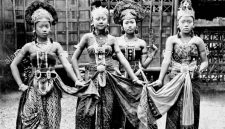 Penari gamelan Sari Oneng Parakansalak Sukabumi - sukabumixyz.com