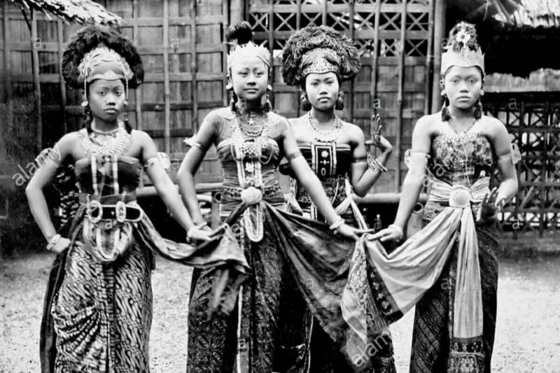 Penari gamelan Sari Oneng Parakansalak Sukabumi - sukabumixyz.com