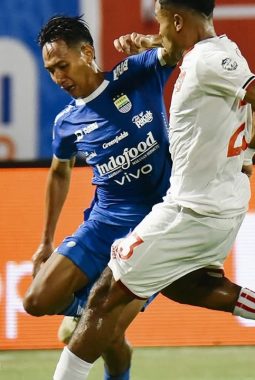 Kalah, target back to back Persib Bandung juara Liga 1 2024/2025 digagalkan Malut United