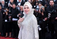 Wanita Sukabumi pertama di Festival Film Cannes 2025, gaun Syahrini langgar aturan - WireImage/Daniele Venturelli