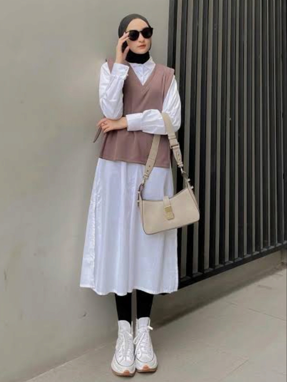5 model tunik kekinian untuk Hijabers Sukabumi silaturahim Idul Adha 5 Tunik dengan detail vest