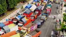 Aksi demonstrasi sopir truk ODOL - Istimewa